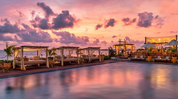 Galle Face Hotel Beach