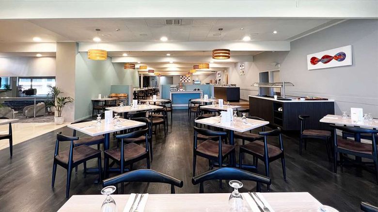 <b>Sudima Hotel Lake Rotorua Restaurant</b>. Images powered by <a href="https://iceportal.shijigroup.com/" title="IcePortal" target="_blank">IcePortal</a>.