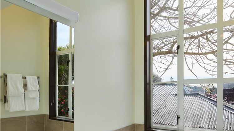 Hotel Pavilions Room