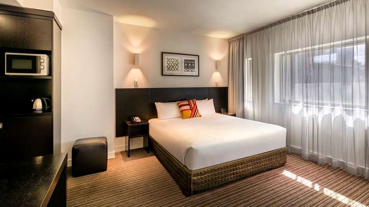 Causeway 353 Hotel Room