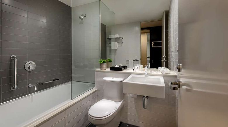 <b>Causeway 353 Hotel Room</b>. Images powered by <a href="https://iceportal.shijigroup.com/" title="IcePortal" target="_blank">IcePortal</a>.