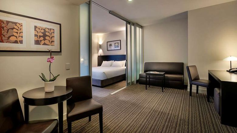 <b>Causeway 353 Hotel Suite</b>. Images powered by <a href="https://iceportal.shijigroup.com/" title="IcePortal" target="_blank">IcePortal</a>.