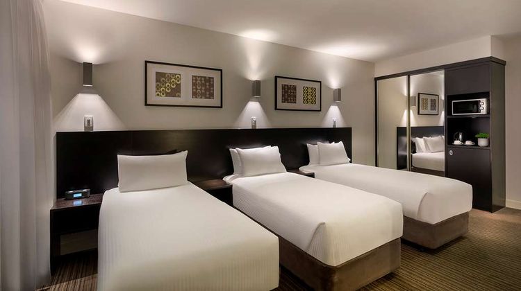Causeway 353 Hotel Room