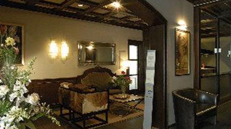 <b>Hotel Rivoli Lobby</b>. Images powered by <a href="https://iceportal.shijigroup.com/" title="IcePortal" target="_blank">IcePortal</a>.