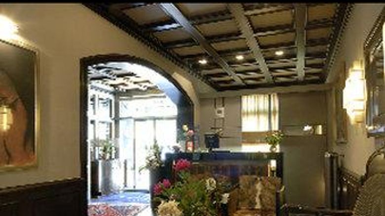 <b>Hotel Rivoli Lobby</b>. Images powered by <a href="https://iceportal.shijigroup.com/" title="IcePortal" target="_blank">IcePortal</a>.