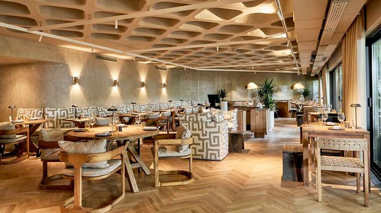 <b>The Residence Porto Mare Restaurant</b>. Images powered by <a href="https://iceportal.shijigroup.com/" title="IcePortal" target="_blank">IcePortal</a>.