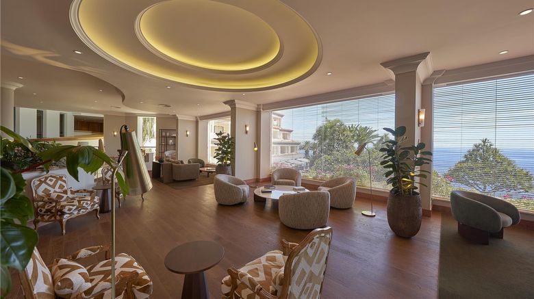 <b>The Cliff Bay Lobby</b>. Images powered by <a href="https://iceportal.shijigroup.com/" title="IcePortal" target="_blank">IcePortal</a>.