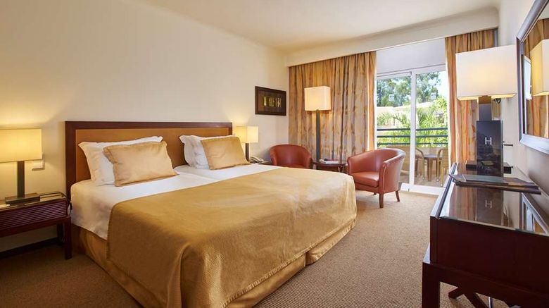 <b>PortoBay Falesia Room</b>. Images powered by <a href="https://iceportal.shijigroup.com/" title="IcePortal" target="_blank">IcePortal</a>.
