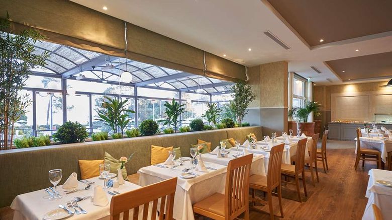 <b>PortoBay Falesia Restaurant</b>. Images powered by <a href="https://iceportal.shijigroup.com/" title="IcePortal" target="_blank">IcePortal</a>.