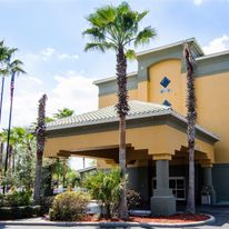 Galleria Palms Hotel