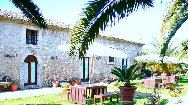 <b>Villa dei Papiri Exterior</b>. Images powered by <a href="https://iceportal.shijigroup.com/" title="IcePortal" target="_blank">IcePortal</a>.