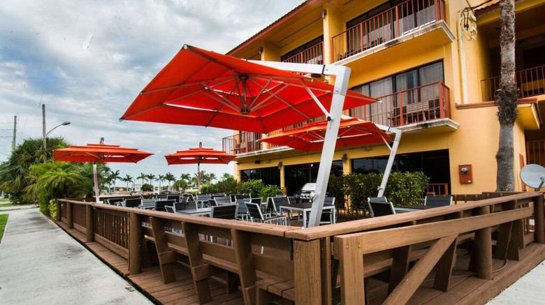 <b>Royal Inn Beach Hotel Restaurant</b>. Images powered by <a href="https://iceportal.shijigroup.com/" title="IcePortal" target="_blank">IcePortal</a>.