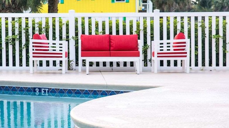 <b>Royal Inn Beach Hotel Pool</b>. Images powered by <a href="https://iceportal.shijigroup.com/" title="IcePortal" target="_blank">IcePortal</a>.