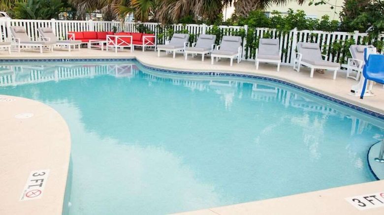 <b>Royal Inn Beach Hotel Pool</b>. Images powered by <a href="https://iceportal.shijigroup.com/" title="IcePortal" target="_blank">IcePortal</a>.