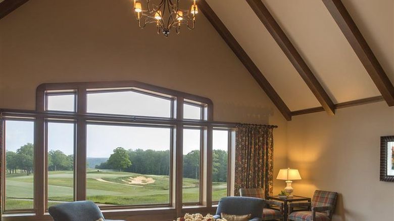 <b>Sewanee Inn Lobby</b>. Images powered by <a href="https://iceportal.shijigroup.com/" title="IcePortal" target="_blank">IcePortal</a>.