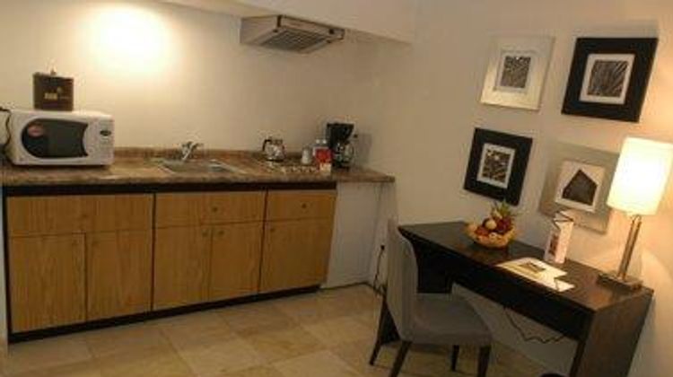 Hotel and Suites PF Room