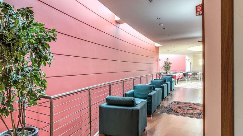 <b>Luna Hotel Motel Airport Lobby</b>. Images powered by <a href="https://iceportal.shijigroup.com/" title="IcePortal" target="_blank">IcePortal</a>.