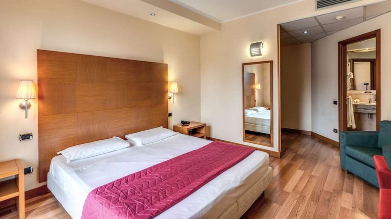 <b>Luna Hotel Motel Airport Room</b>. Images powered by <a href="https://iceportal.shijigroup.com/" title="IcePortal" target="_blank">IcePortal</a>.
