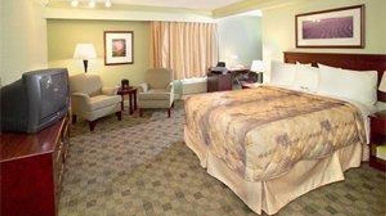 <b>Chateau Nova Kingsway Room</b>. Images powered by <a href="https://iceportal.shijigroup.com/" title="IcePortal" target="_blank">IcePortal</a>.
