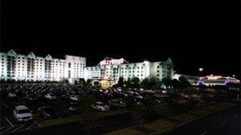 Hollywood Casino Resort Exterior. Images powered by <a href="https://iceportal.shijigroup.com" target="_blank" rel="noopener">Ice Portal</a>.