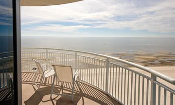 South Beach Biloxi Hotel & Suites