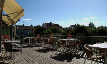 Maudes Hotel