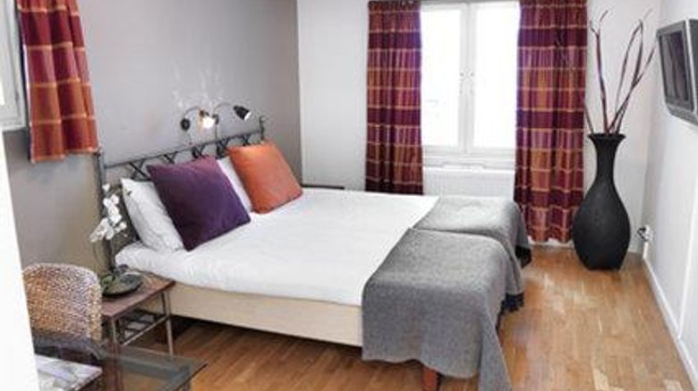 <b>Maudes Hotel Room</b>. Images powered by <a href="https://iceportal.shijigroup.com/" title="IcePortal" target="_blank">IcePortal</a>.