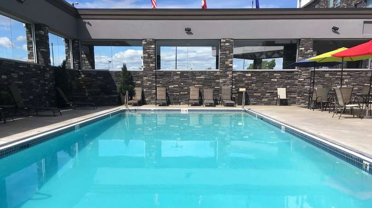 Carriage House Inn Pool