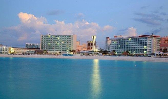 Krystal Cancun Exterior