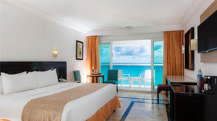 Krystal Cancun Room