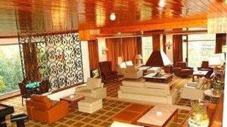 <b>Estalagem Lago Azul Lobby</b>. Images powered by <a href="https://iceportal.shijigroup.com/" title="IcePortal" target="_blank">IcePortal</a>.