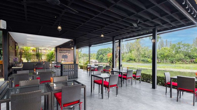 <b>U Inchantree Kanchanaburi Resort Restaurant</b>. Images powered by <a href="https://iceportal.shijigroup.com/" title="IcePortal" target="_blank">IcePortal</a>.
