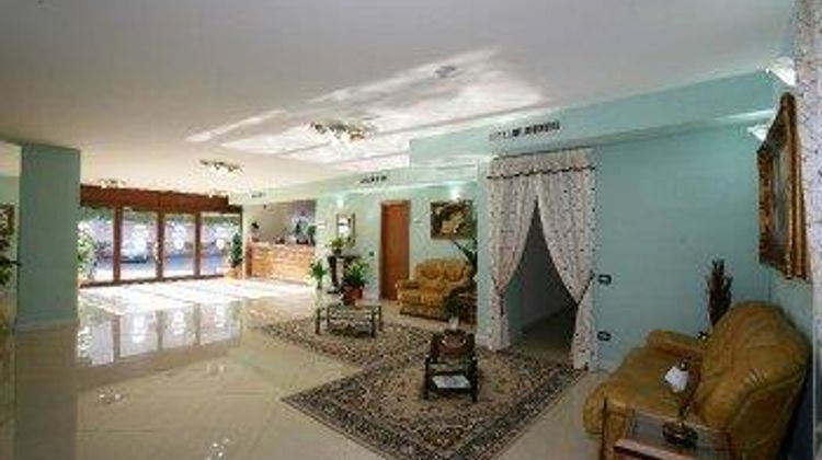 Hotel Plaza Lobby