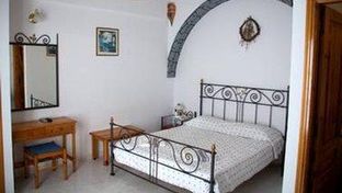 Vallas Apartments