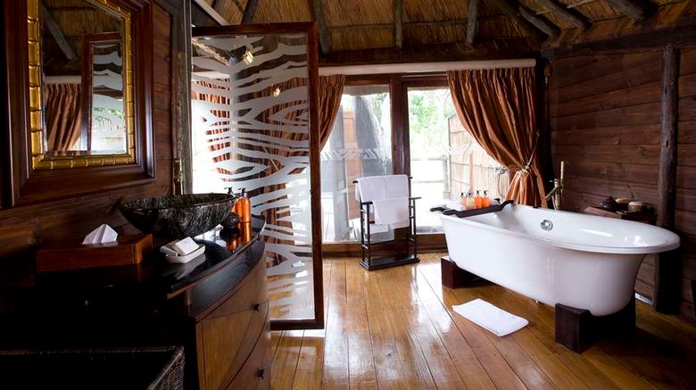 <b>Mivumo River Lodge Suite</b>. Images powered by <a href="https://iceportal.shijigroup.com/" title="IcePortal" target="_blank">IcePortal</a>.