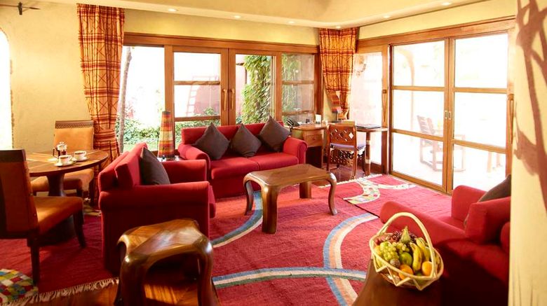 <b>Amboseli Serena Safari Lodge Suite</b>. Images powered by <a href="https://iceportal.shijigroup.com/" title="IcePortal" target="_blank">IcePortal</a>.