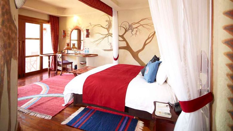 <b>Amboseli Serena Safari Lodge Suite</b>. Images powered by <a href="https://iceportal.shijigroup.com/" title="IcePortal" target="_blank">IcePortal</a>.