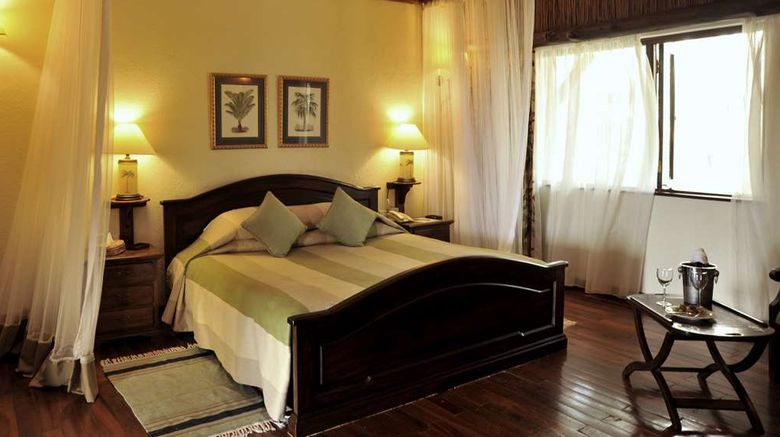 <b>Kilaguni Serena Safari Lodge Suite</b>. Images powered by <a href="https://iceportal.shijigroup.com/" title="IcePortal" target="_blank">IcePortal</a>.