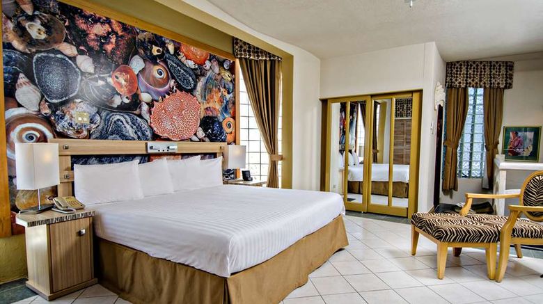 <b>Accra Beach Hotel & Spa Suite</b>. Images powered by <a href="https://iceportal.shijigroup.com/" title="IcePortal" target="_blank">IcePortal</a>.