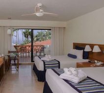 Plaza Pelicanos Grand Beach Resort Room