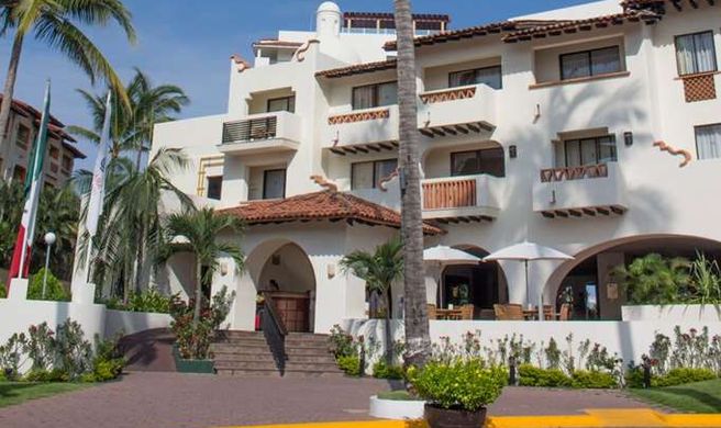 Plaza Pelicanos Grand Beach Resort Exterior