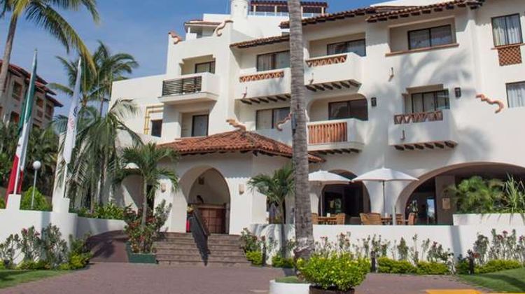 Plaza Pelicanos Grand Beach Resort Exterior