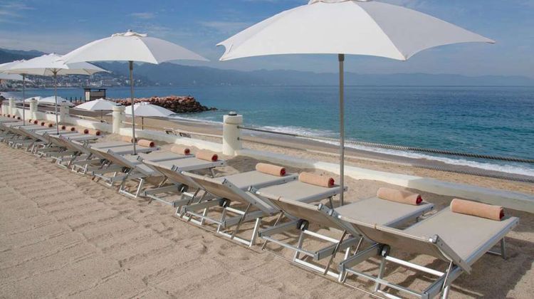 Plaza Pelicanos Grand Beach Resort Beach
