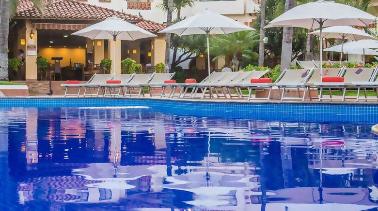 <b>Plaza Pelicanos Grand Beach Resort Pool</b>. Images powered by <a href="https://iceportal.shijigroup.com/" title="IcePortal" target="_blank">IcePortal</a>.