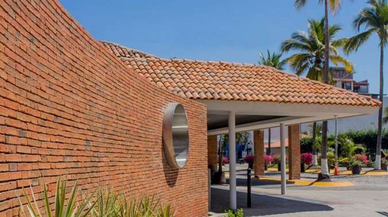 <b>Plaza Pelicanos Club Beach Resort Restaurant</b>. Images powered by <a href="https://iceportal.shijigroup.com/" title="IcePortal" target="_blank">IcePortal</a>.