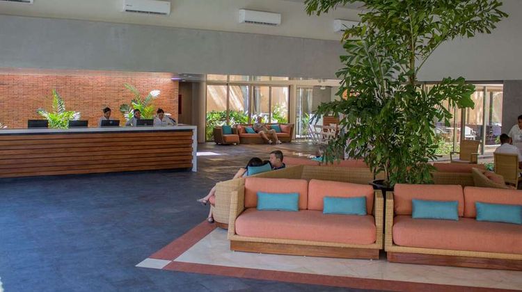 Plaza Pelicanos Club Beach Resort Lobby