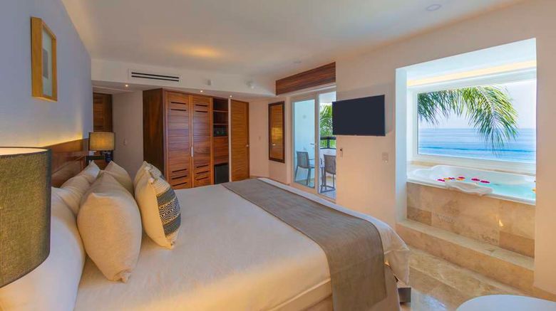 <b>Buenaventura Grand Hotel & Spa Suite</b>. Images powered by <a href="https://iceportal.shijigroup.com/" title="IcePortal" target="_blank">IcePortal</a>.