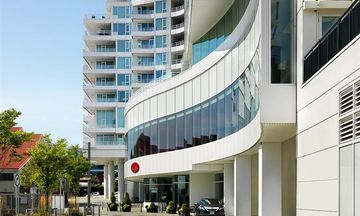Pinnacle Hotel at The Pier