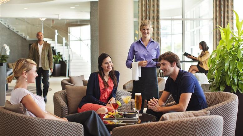 <b>Pinnacle Hotel at The Pier Lobby</b>. Images powered by <a href="https://iceportal.shijigroup.com/" title="IcePortal" target="_blank">IcePortal</a>.