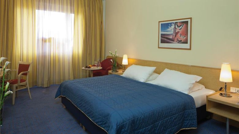 <b>Austria Trend Hotel Europa Salzburg Room</b>. Images powered by <a href="https://iceportal.shijigroup.com/" title="IcePortal" target="_blank">IcePortal</a>.
